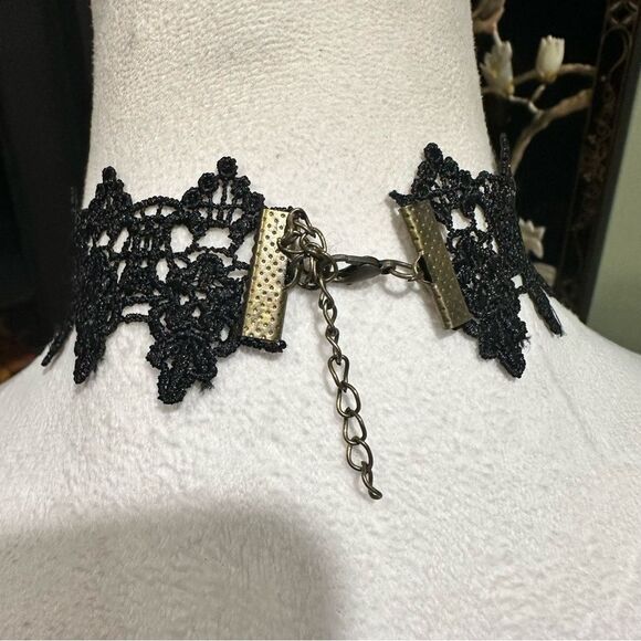Vintage Gothic Steampunk Choker Lace Heart Wing Teardrop Collar Necklace - Picture 6 of 7
